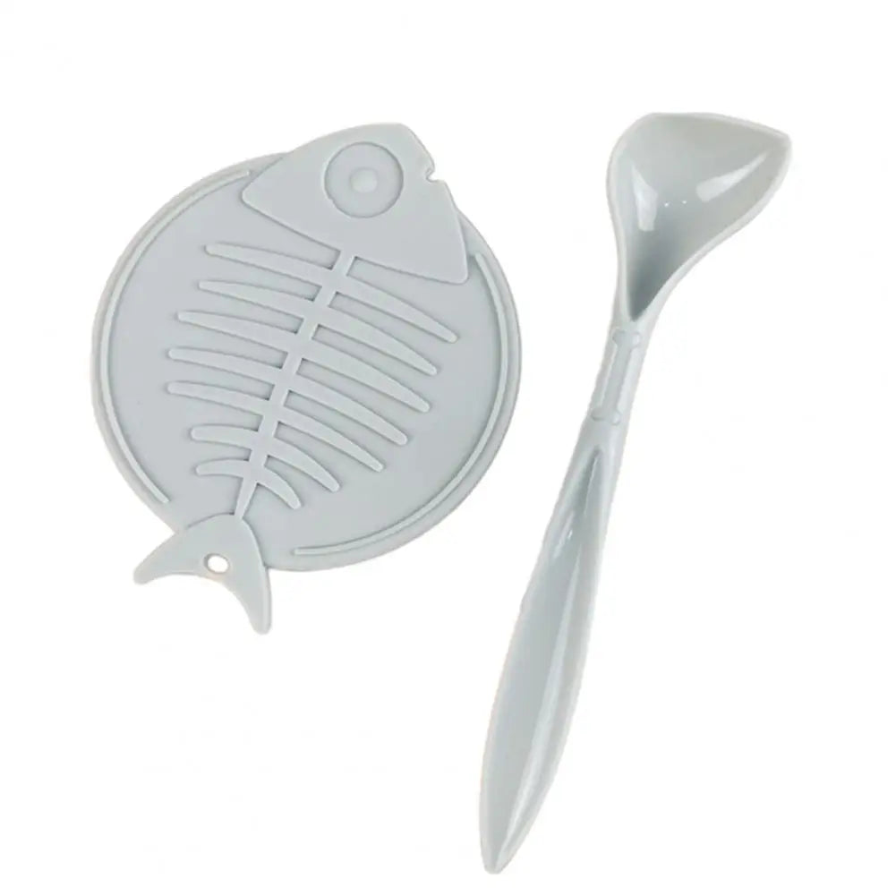 Silicone Pet Can Lid with Spoon Cat Can Cover Fresh-keeping for Dog Wet Food Storage Topper for 3/5 /5.1/5.5/13/13.2 Oz Cans