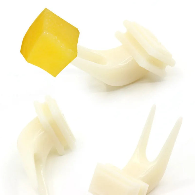 1Pcs Bird Fruit Fork Parrot Bird Food Fork Birdcage Food Rack Parrot Toy Pet Feeder Bird Feeding Supplies Birdcage Accessories